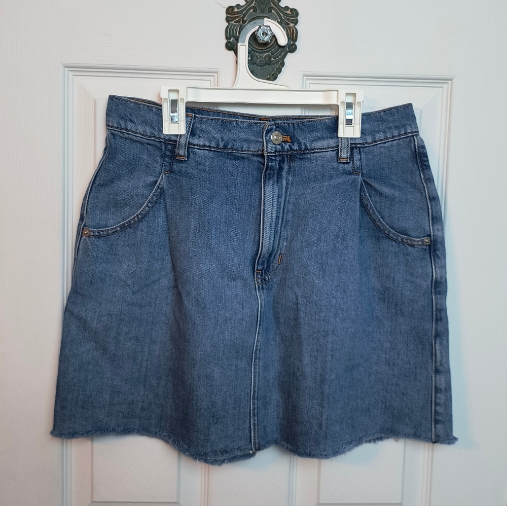 Free People Women's Blue Pleated Raw Hem Cosmico Flirt Denim Mini Skirt Size 29